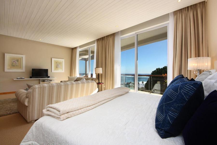Honeymoon Suite