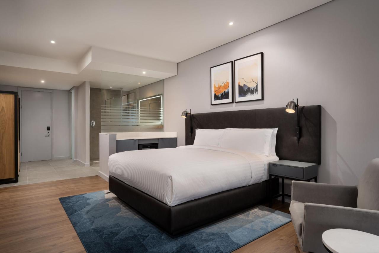 Guest Room 1 King