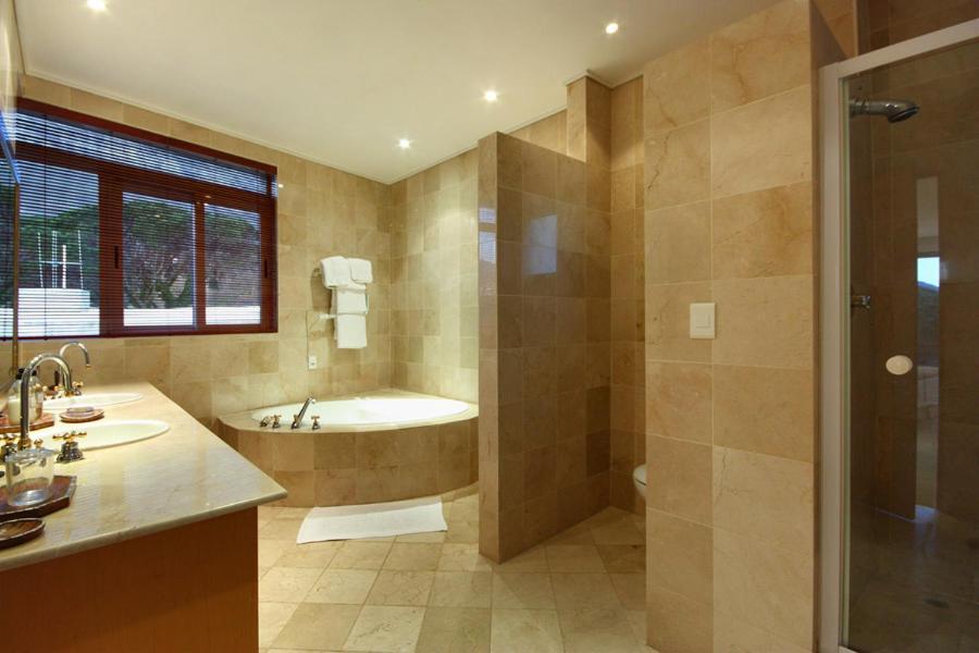 Honeymoon Suite