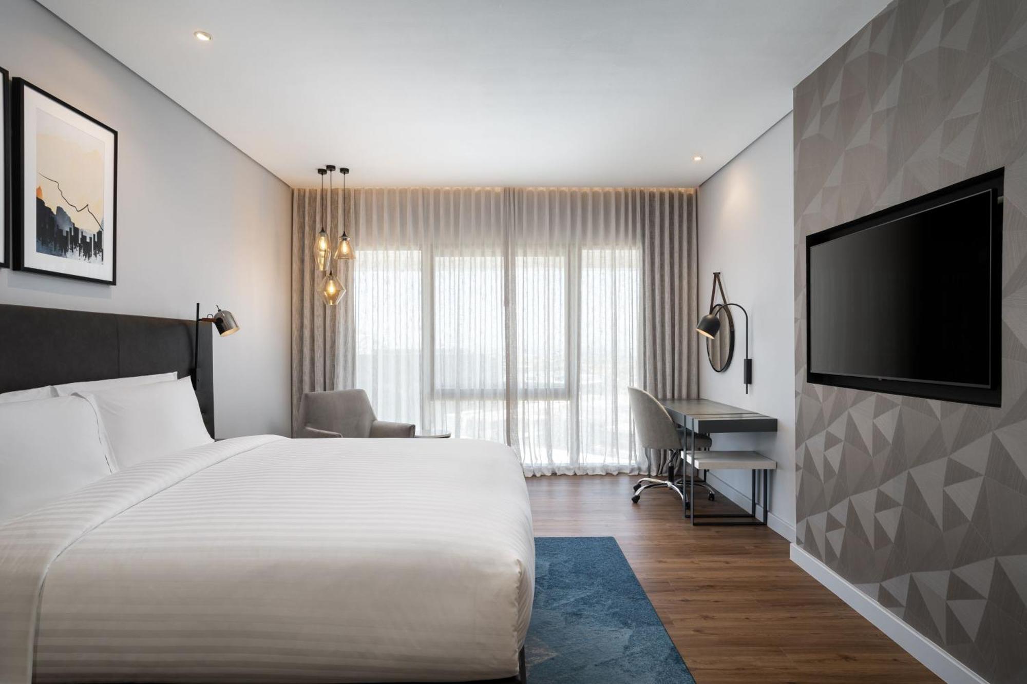 Larger Guest room King View