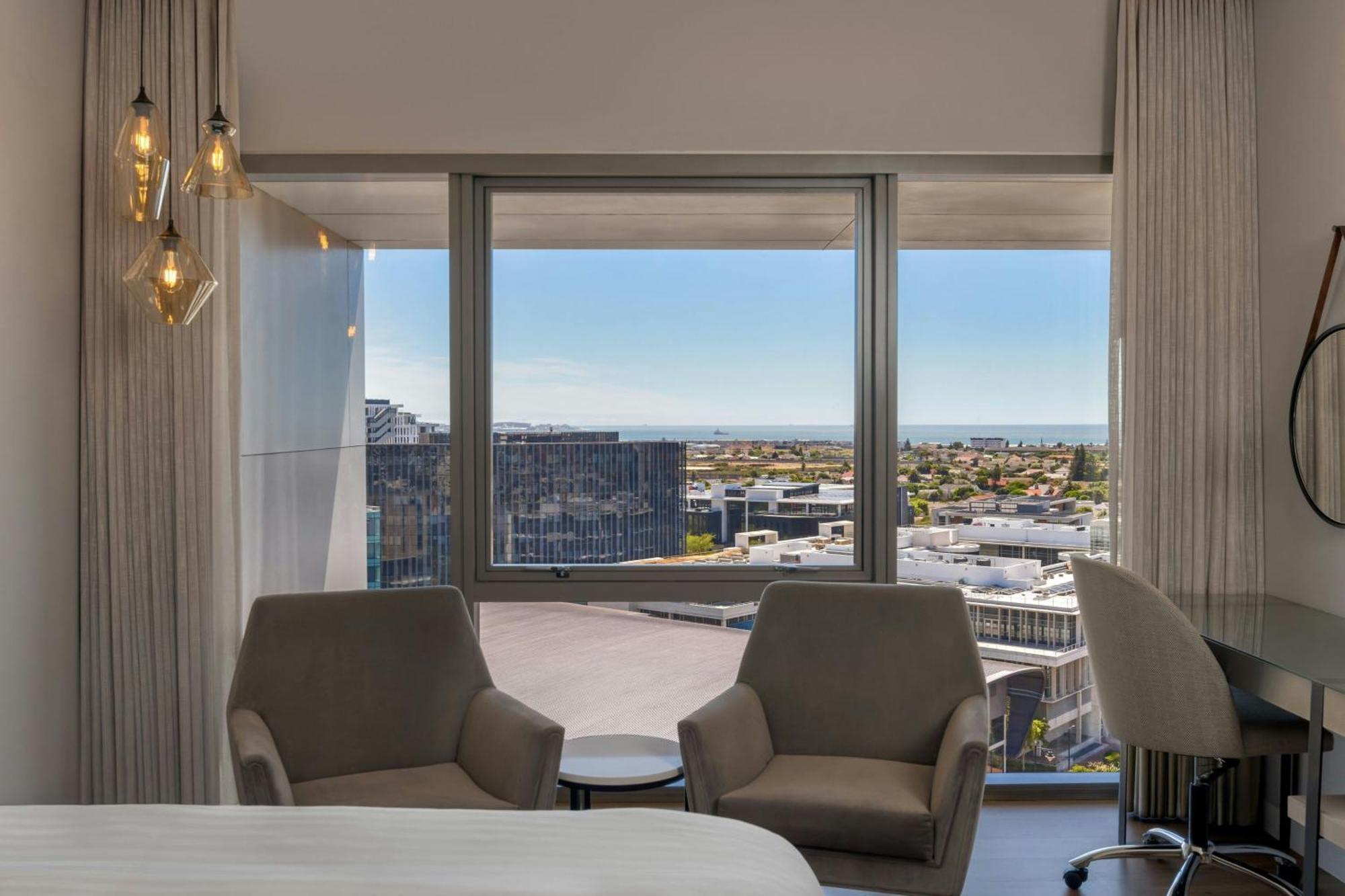 Larger Guest room King View