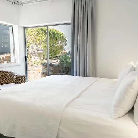 Finchley Guesthouse In Camps Bay-2
